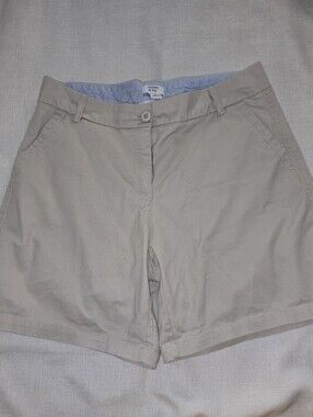 Crown & Ivy Caroline sz 10 cream beige shorts